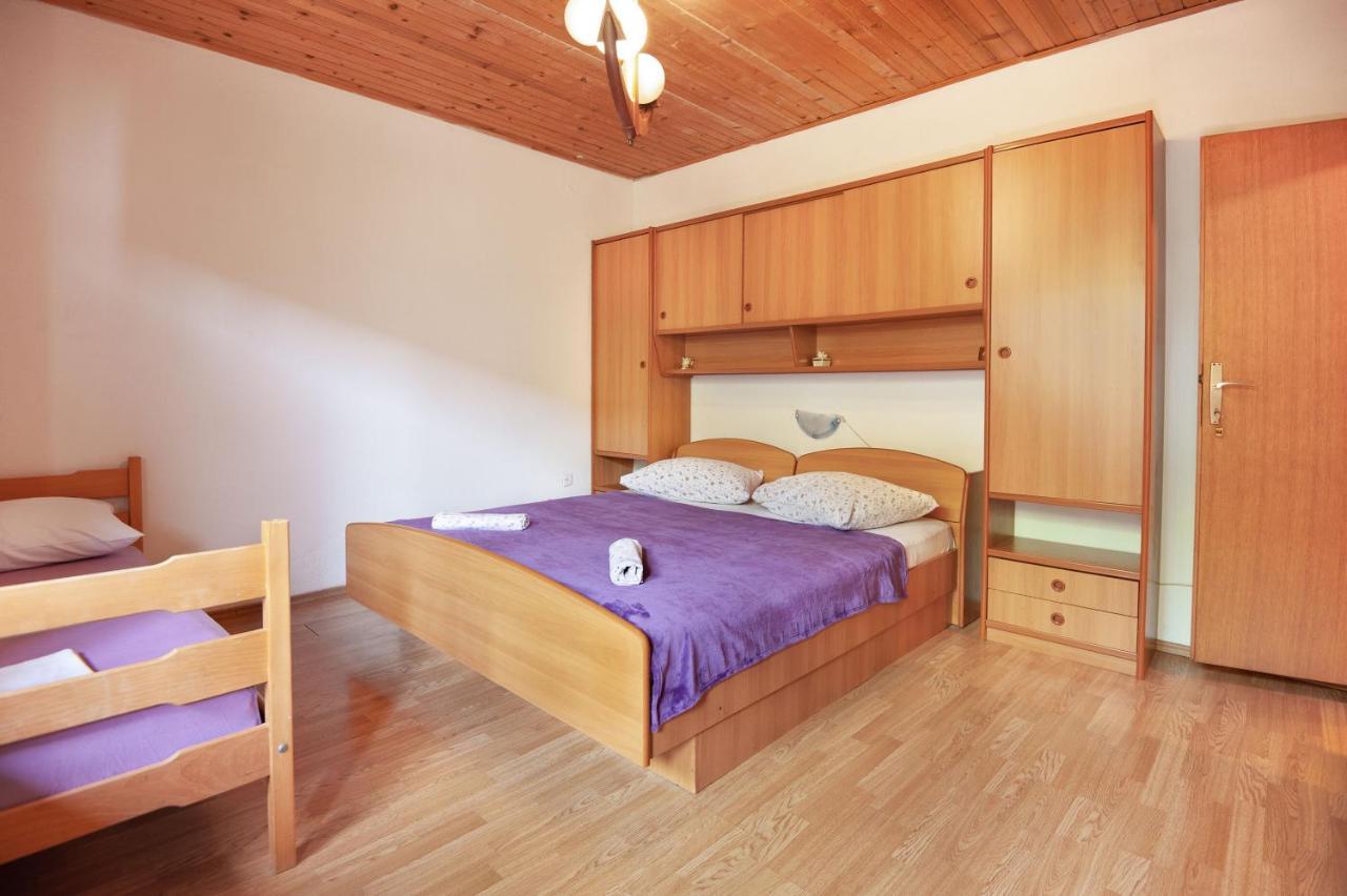 Apartments Lile Брела Екстериор снимка