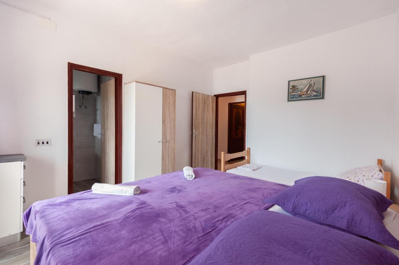 Apartments Lile Брела Екстериор снимка