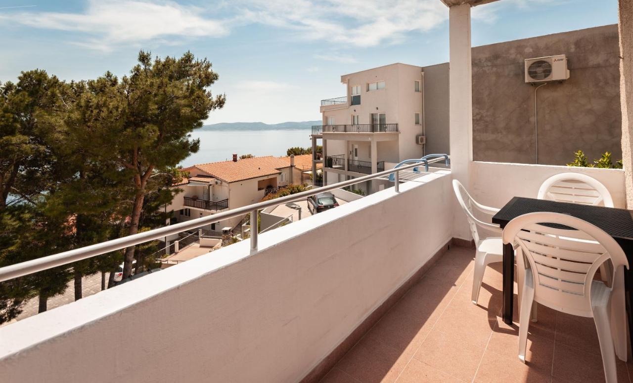 Apartments Lile Брела Екстериор снимка