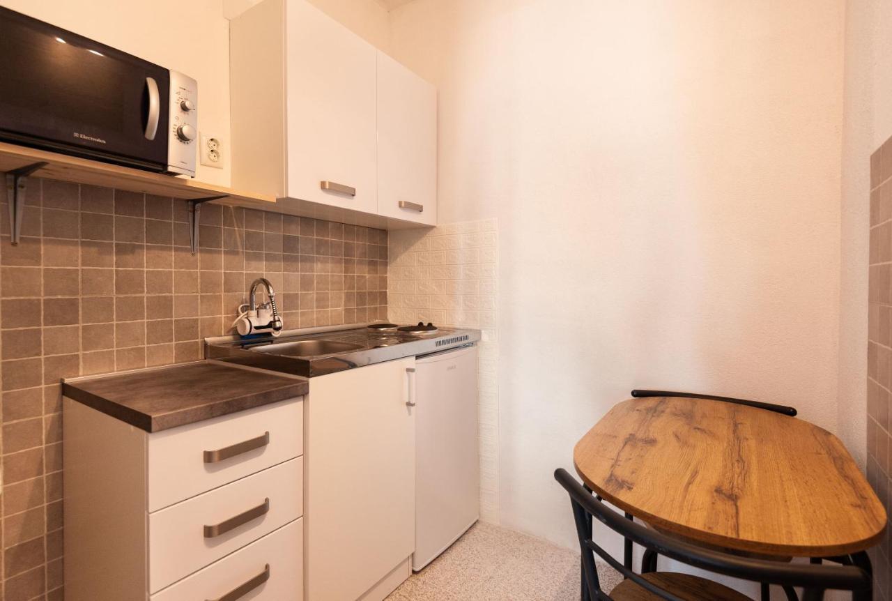 Apartments Lile Брела Екстериор снимка