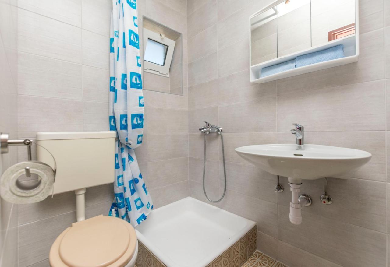 Apartments Lile Брела Екстериор снимка