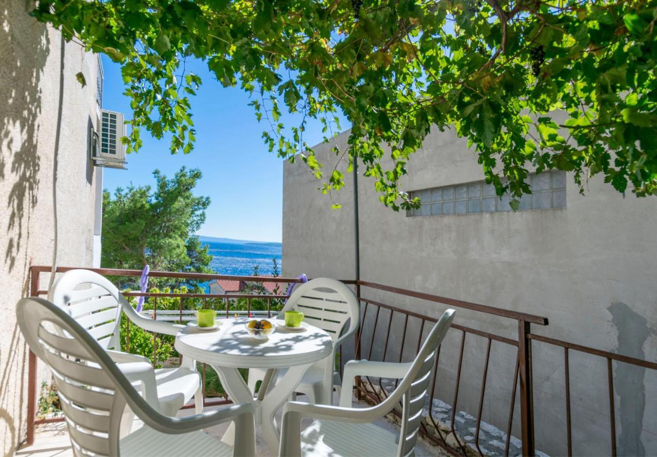 Apartments Lile Брела Екстериор снимка