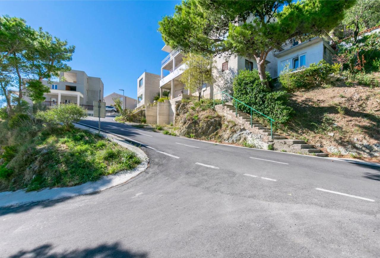 Apartments Lile Брела Екстериор снимка