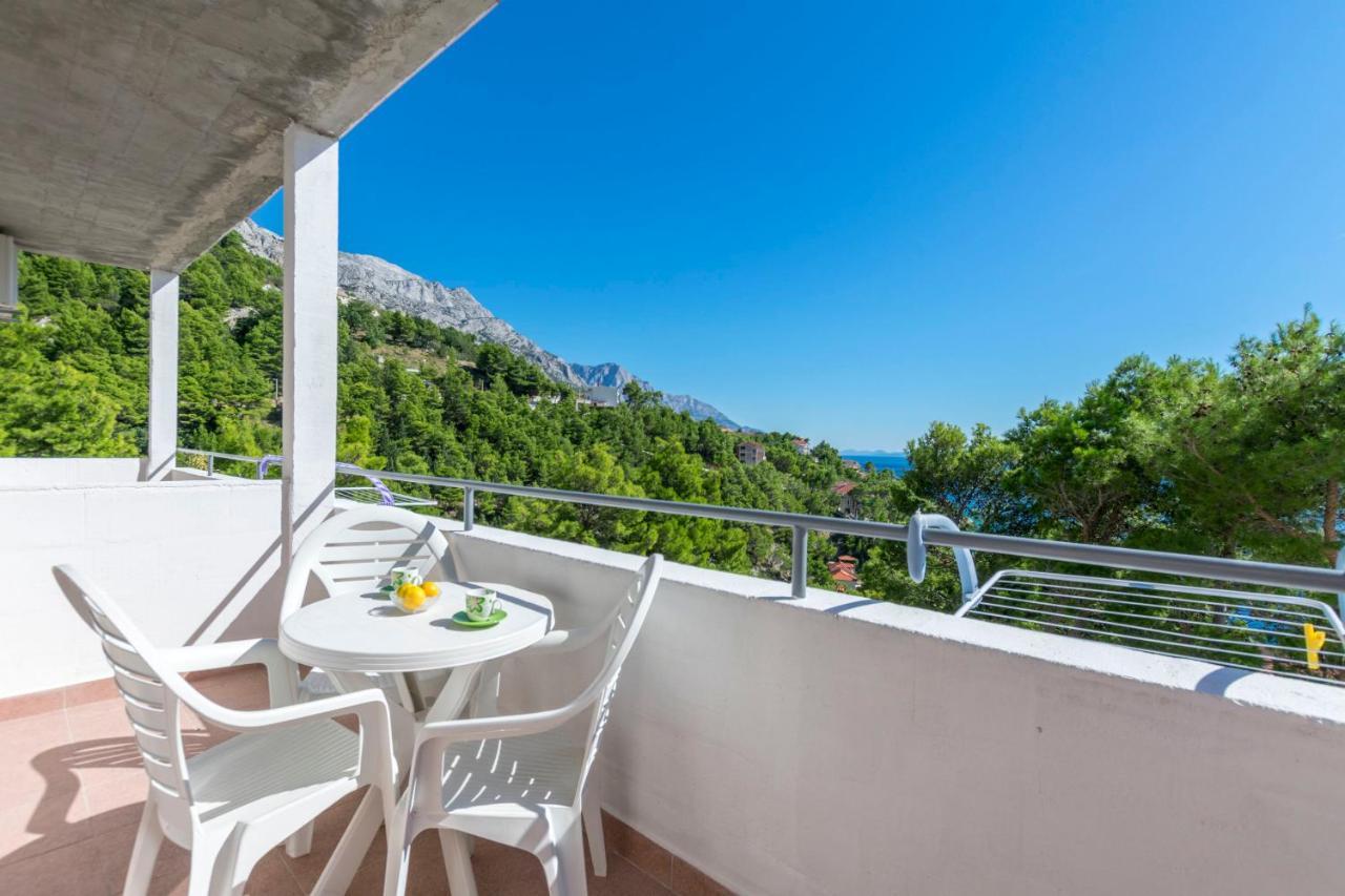 Apartments Lile Брела Екстериор снимка