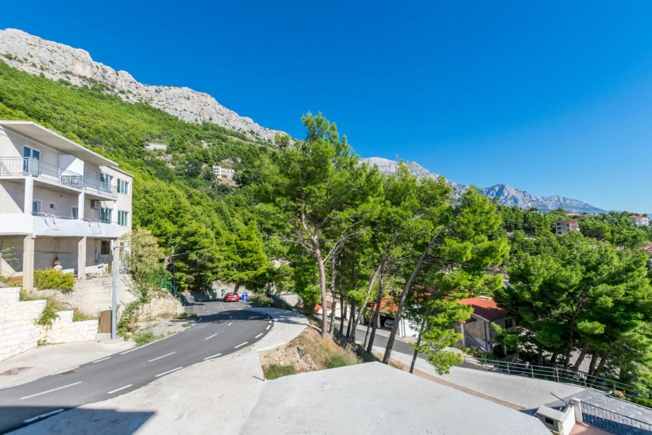 Apartments Lile Брела Екстериор снимка
