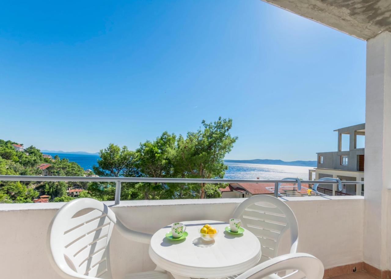 Apartments Lile Брела Екстериор снимка